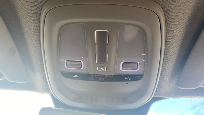 Volvo XC40 2.0 B3P Ultra Dark 5dr Auto Petrol Estate